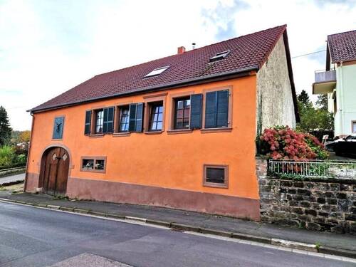 Front - Einfamilienhaus mit 130,00 m² in Mandelbachtal zum Kaufen