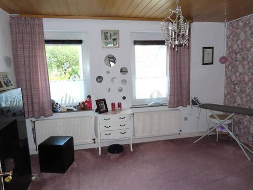 Kinder- o. Arbeitszimmer - 