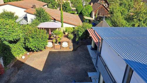 Blick in den Hof - Einfamilienhaus mit 171,00 m² in Lahr zum Kaufen