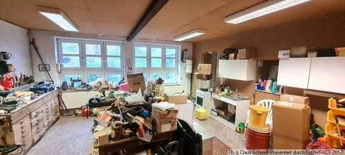 Die angrenzende Werkstatt - 