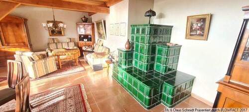 Blick auf den Kachelofen - 5 Zimmer Bauernhaus, Landhaus in Ovelgönne