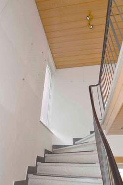 Treppe - Aufgang Erdgeschoss - Obergeschoss - 