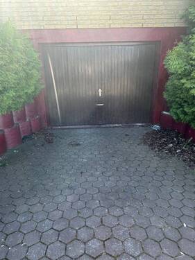 Einfahrt Garage - 