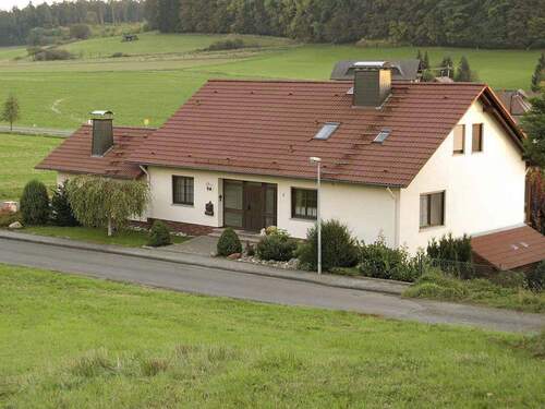 Hausansicht / Eingang EG - 1 Zimmer Einfamilienhaus zum Kaufen in Naumburg