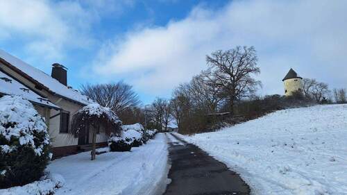 Hausansicht / Eingang EG - Einfamilienhaus mit 318,80 m&sup2; in Naumburg zum Kaufen