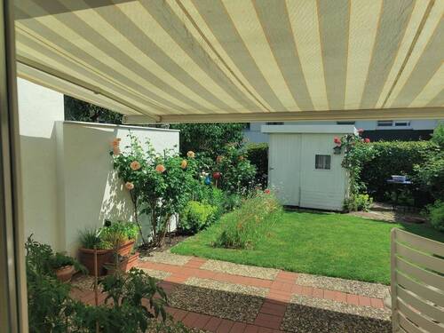 Terrasse mit Markise u. Garten - 6 Zimmer Reihenmittelhaus zum Kaufen in Lappersdorf