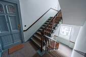 Esm8 Treppenhaus (2) - Etagenwohnung mit 96,10 m&sup2; in Berlin zum Kaufen