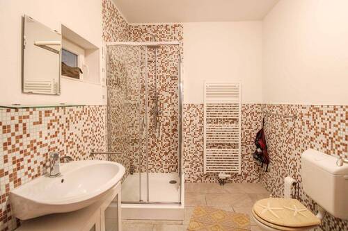 Badezimmer Apartment 3 - Mehrfamilienhaus, Wohnhaus in Erkner zum Kaufen