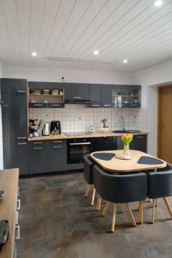 Küche Erdgeschoss - 9 Zimmer Mehrfamilienhaus, Wohnhaus in Münchweiler