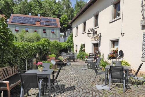 Gartenterrasse zum Café - 1 Zimmer Gewerbeobjekt (Büro, Produktion, Verkauf) zum Kaufen in Bad Berneck