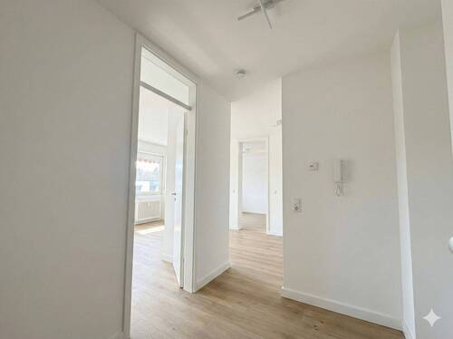 Flur - Etagenwohnung mit 83,00 m&sup2; in Ulm zum Kaufen