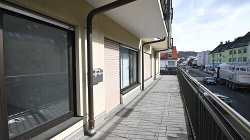 2. Zugang mit Außentreppe möglich - 6 Zimmer Büro in Neumarkt in der Oberpfalz