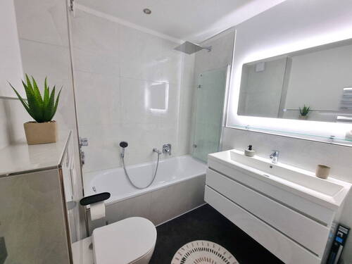 Vollbad mit Regendusche - 