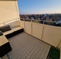 Möblierte, schön geschnittene 2-Zimmer-Wohnung mit Loggia, EBK & TG-Stellplatz am Appelhofweiher - Hamburg Steilshoop