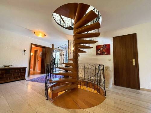 Erdgeschoss - Treppe - 