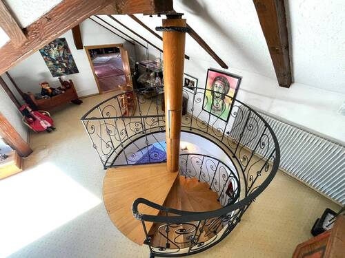 Dachgeschoss - Exklusive Treppe zum Erdgeschoss - 