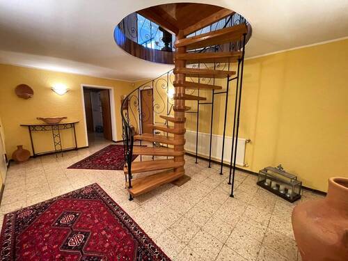 Kellergeschoss - Treppe zum Erdgeschoss - 