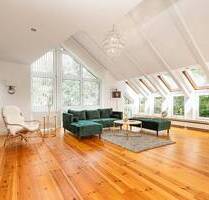 Die Seeliebe - Lichtdurchflutete Dachgeschossmaisonette mit Stellplatz am Großen Wannsee - Berlin / Wannsee