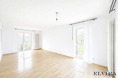 lichtdurchfluteter Wohn-Essbereich - ELVIRA - Stadtrand München-KarlsfeldAllach, helle 3-Zimmer-Wohnung mit Südwest-Balkon
