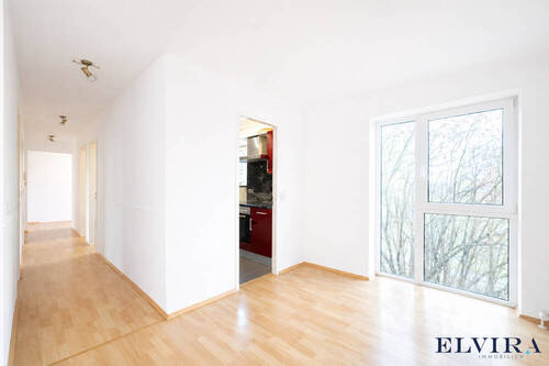 lichtdurchfluteter Wohn-Essbereich - 3 Zimmer Etagenwohnung zum Kaufen in München / Allach-Untermenzing