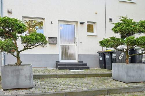 Hauseingang - 4 Zimmer Reihenmittelhaus zum Kaufen in Mülheim an der Ruhr