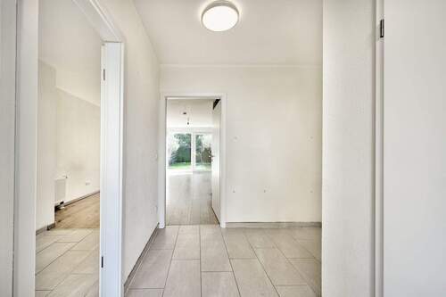 EG Flur - 4 Zimmer Reihenmittelhaus in Mülheim an der Ruhr