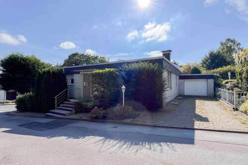 Außenansicht - Traumhafter Bungalow mit separater Einliegerwohnung und Garage - Ihr neues Zuhause wartet!