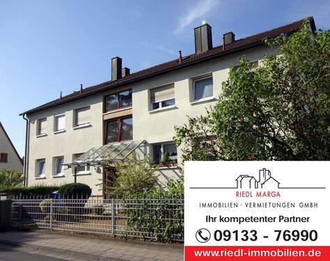 Blick zur Wohnung (1. OG) - Alterlangen! Schöne 3-Zimmer-Mietwohnung mit Balkon, Gartenanteil und Garage in gepflegtem 4-Familienwohnhaus