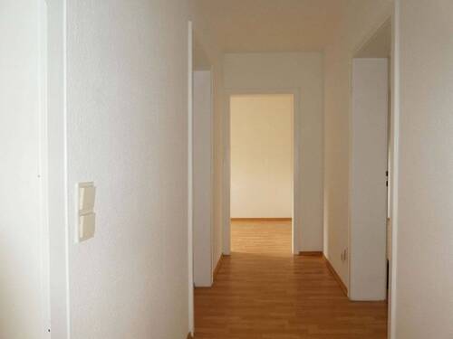 Flur im EG - Mehrfamilienhaus, Wohnhaus mit 169,00 m&sup2; in Bad Orb zum Kaufen