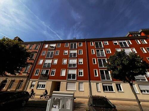 Hausansicht Leumerstraße 4 - Schöne 3 Zimmer - Eigentumswohnung am Bohnhoeffer Platz zu verkaufen