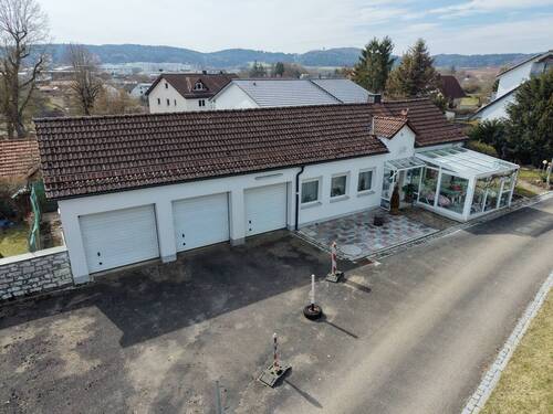 ... hinten Lager - Büro mit 57,00 m&sup2; in Lauterhofen zum Kaufen