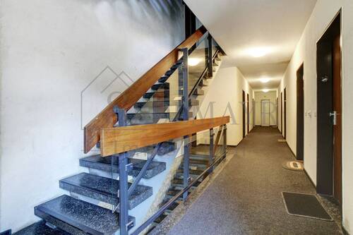 Ansicht Treppenhaus und Flur - 