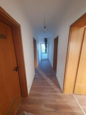 Gang - 3 Zimmer Etagenwohnung zur Miete in Mühlacker