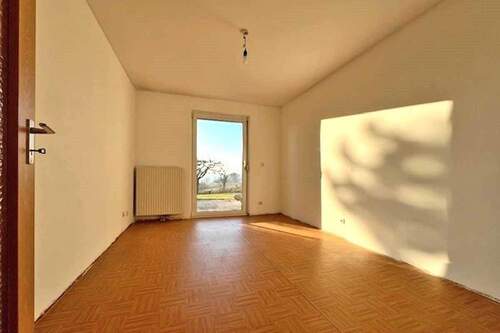 Esszimmer mit Ausgang zur Terrasse - 