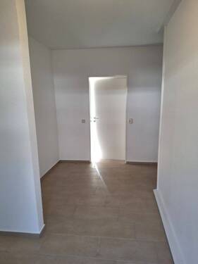 Teilansicht Diele - Mehrfamilienhaus, Wohnhaus mit 121,00 m² in Münsterdorf zur Miete