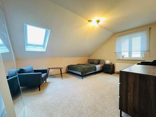 Zimmer im Dachgeschoss 2 - 