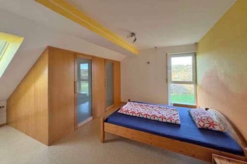 Zimmer mit Ankleide Dachgeschoss - 