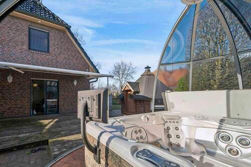 Jacuzzi mit Flat-Screen - 