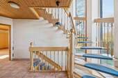Lichtdurchflutetes Treppenmhaus - 