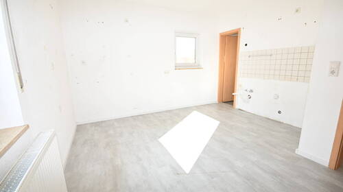 Küche mit angrenzender Speisekammer - 3 Zimmer Etagenwohnung in Neumarkt in der Oberpfalz / Holzheim