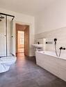Bad_Blick_Eingang - 2 Zimmer Etagenwohnung zur Miete in Leipzig