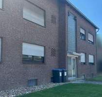 Kapellen: Voll vermietetes Sechs-Familienhaus mit zwei Garagen - Moers Achterathsfeld
