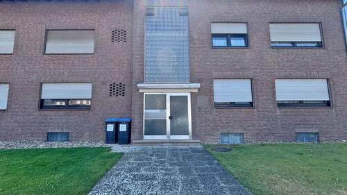 Gebäudefront - Mehrfamilienhaus, Wohnhaus zum Kaufen in Moers