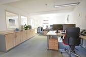 Büro im EG im Querbau - 