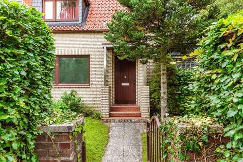 Eingangsbereich - 5 Zimmer Doppelhaushälfte zum Kaufen in Hamburg / Rahlstedt