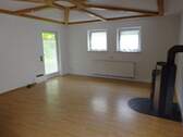 Wohnzimmer - Wohnung mit Garten in ruhiger Lage