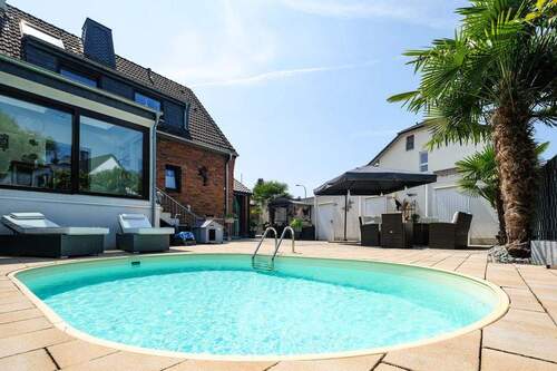Langenfeld - Rietherbach 46 - Pool 1 - Stilvoll saniertes Familienidyll mit Pool