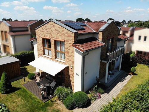 Außenansicht - 6 Zimmer Einfamilienhaus zum Kaufen in Ahrensburg