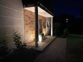 Eingangsbereich bei Nacht - 