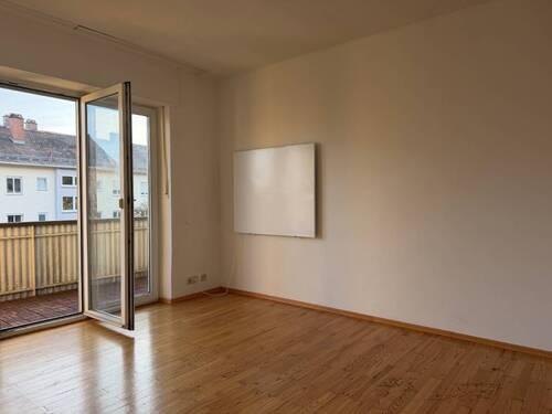 Wohnzimmer2 - Etagenwohnung mit 54,00 m&sup2; in Augsburg zum Kaufen